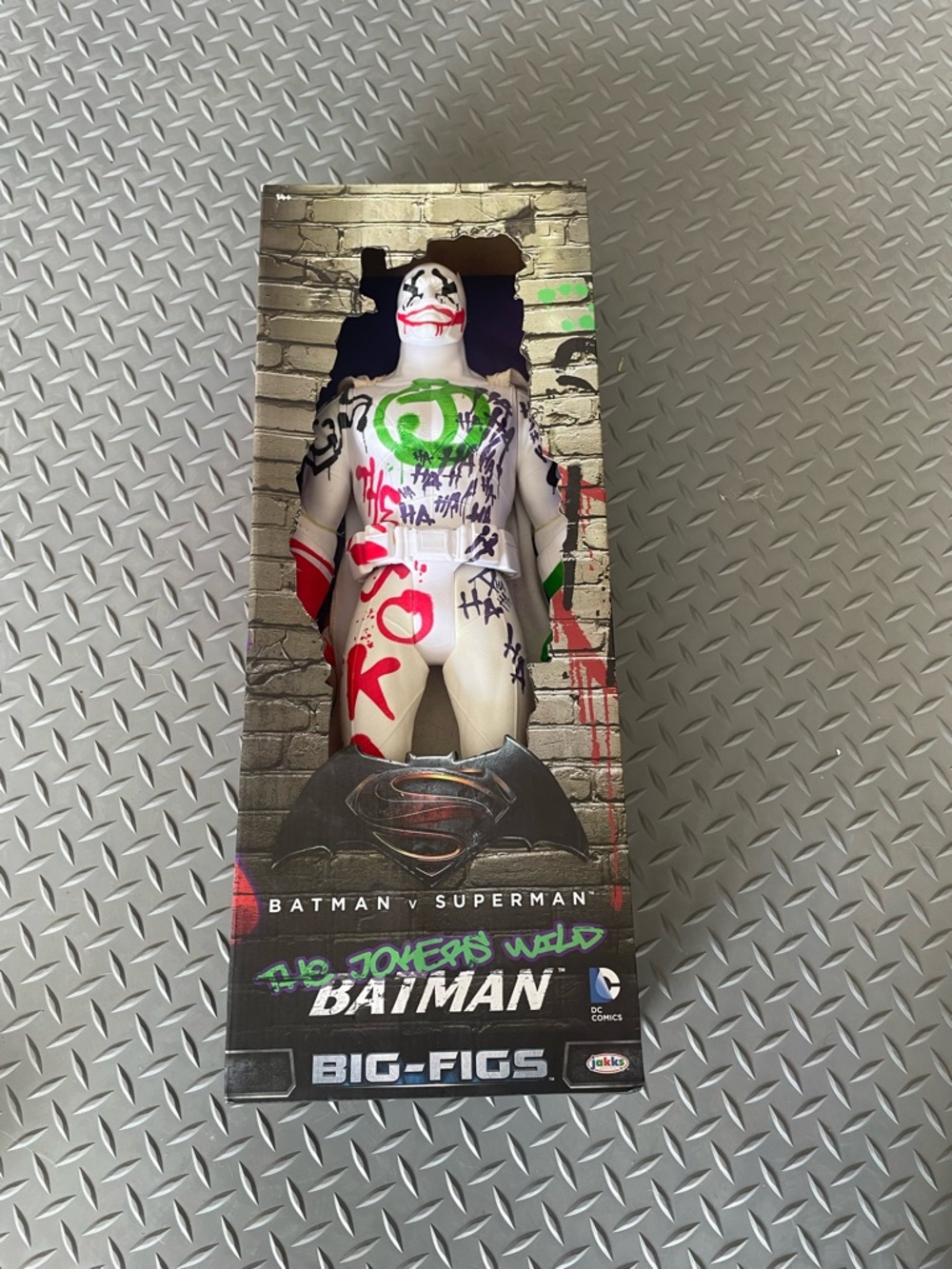Batman v Superman: Joker's Wild Batman 19-Inch Big Figs Action Figure